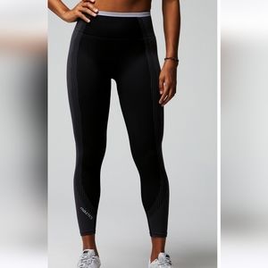 *NWT- FABLETICS Seamless Fusion High-Waisted 7/8 Legging -Large